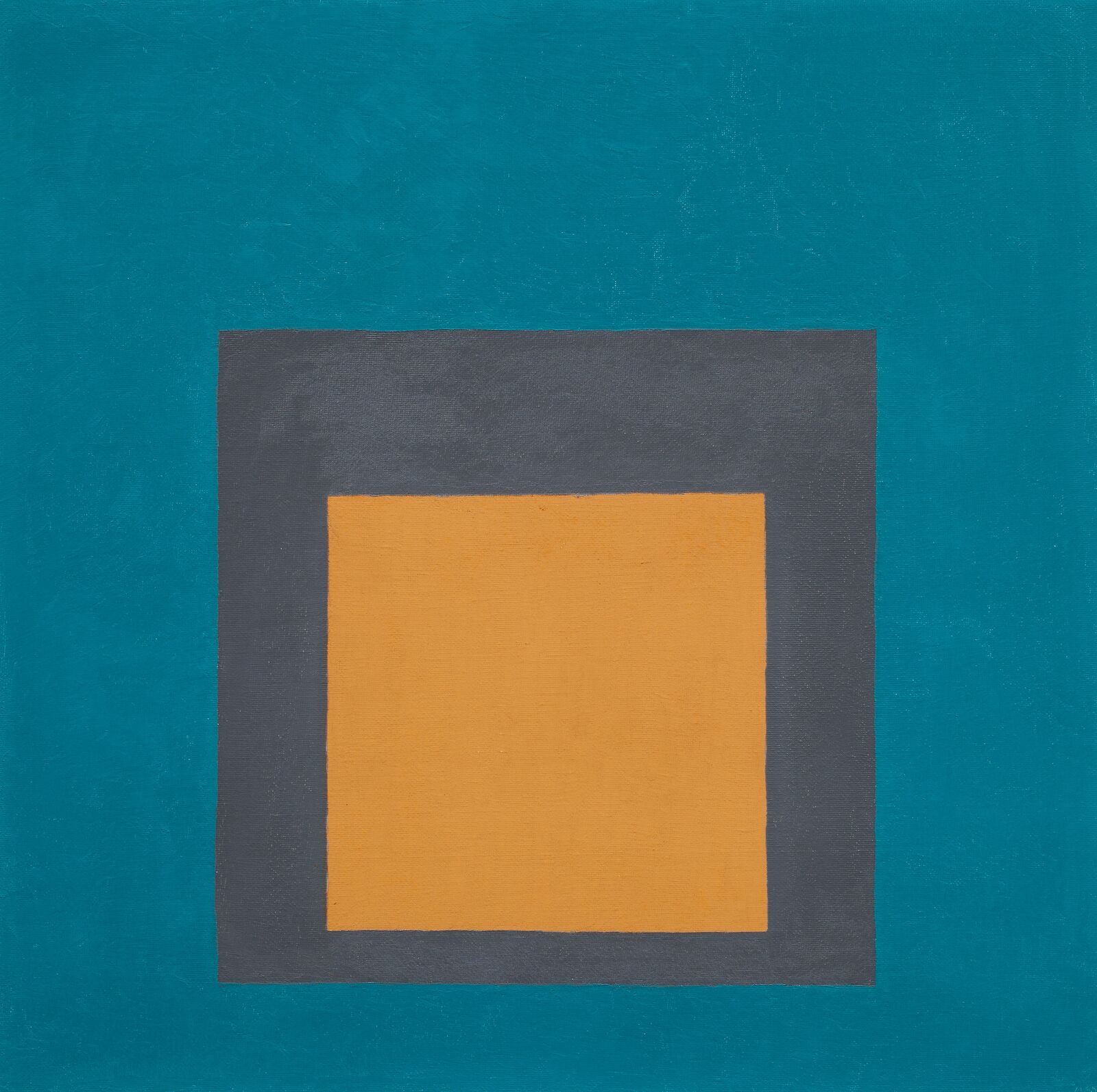 Die Konzentration auf Farbe und Form prägte den Unterricht am Bauhaus, so auch bei Josef Albers. Nach seiner Emigration in die USA begann er 1950 mit seinen ersten Studien für Huldigung an das Quadrat , eine Serie, deren Bilder aus drei oder vier ineinandergeschachtelten Quadraten in verschiedenen Farben bestehen. In diesen Werken greifen die Farben als Schichten aus opaker Farbe in den Raum, wirken teils durchscheinend, teils überlappend. Albers schuf über tausend dieser Werke, die einen starken Einfluss auf eine jüngere Generation amerikanischer Künstlerinnen und Künstler ausübten. 