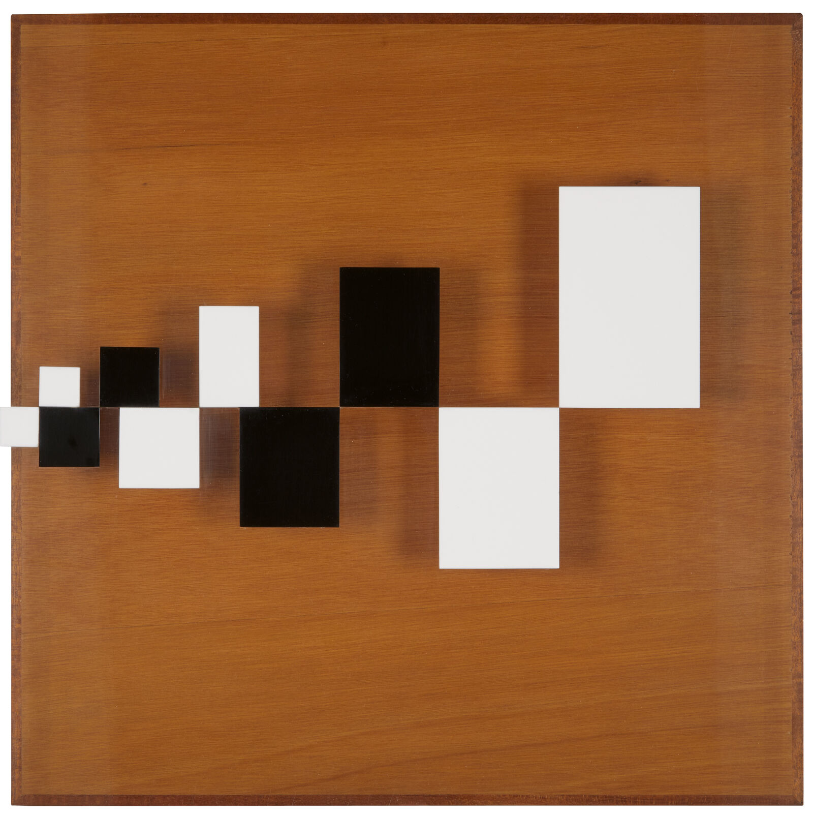Den meisten der Reliefs von Anthony Hill liegen mathematische Strukturen zu Grunde. Die Disziplin faszinierte ihn sein Leben lang, und 1979 wurde er Mitglied der London Mathematical Society. 