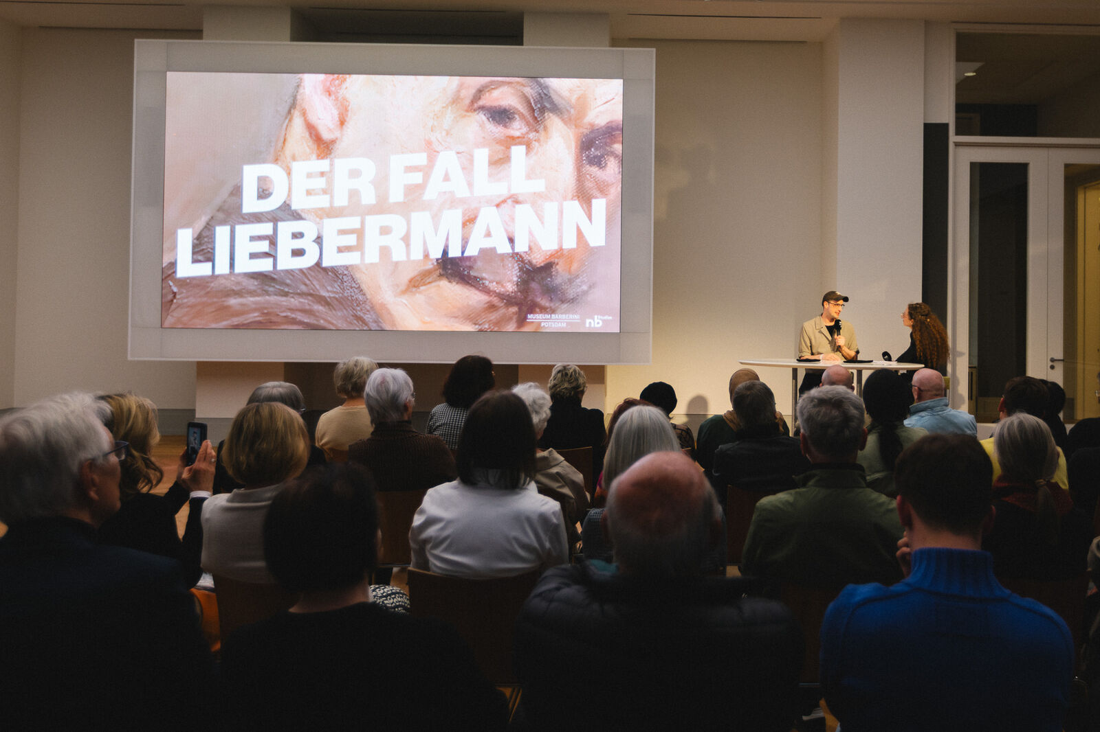  Johannes Nichelmann im Gespräch mit Shelly Kupferberg anlässlich der Preview des Podcasts am 8. Mai 2026 
