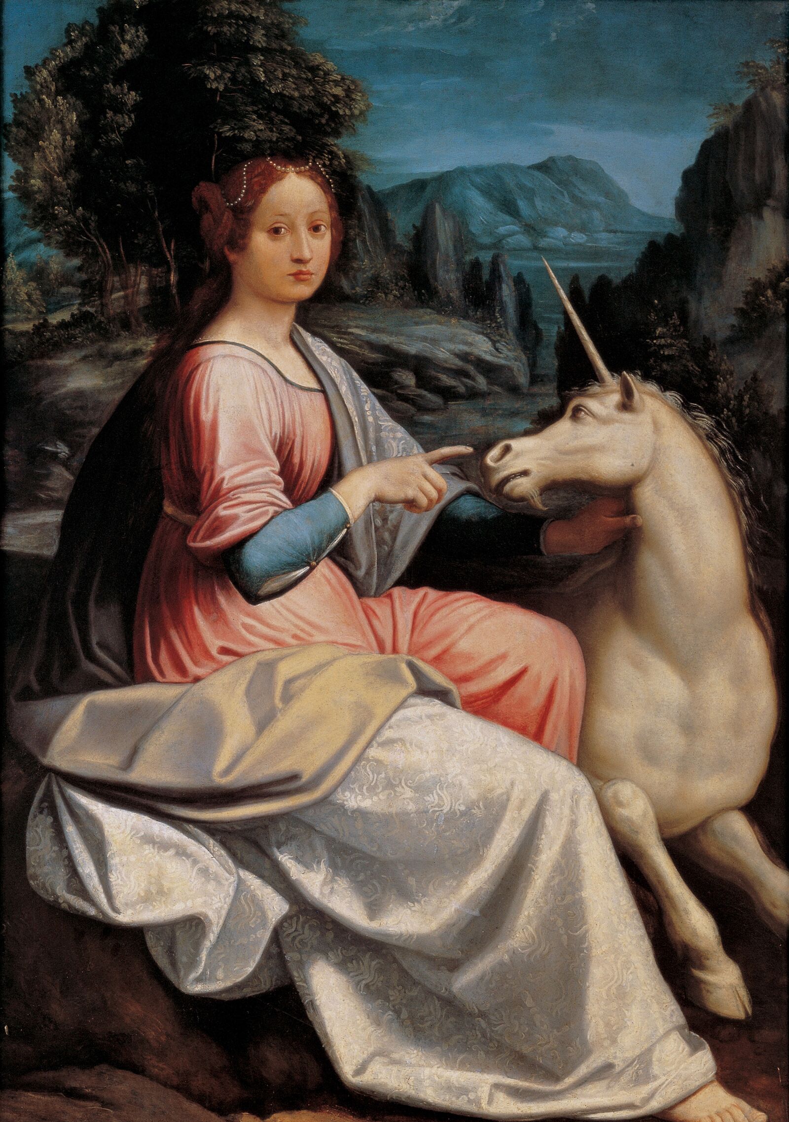 Mysterious and ambiguous: the unicorn seeks the company of women. 