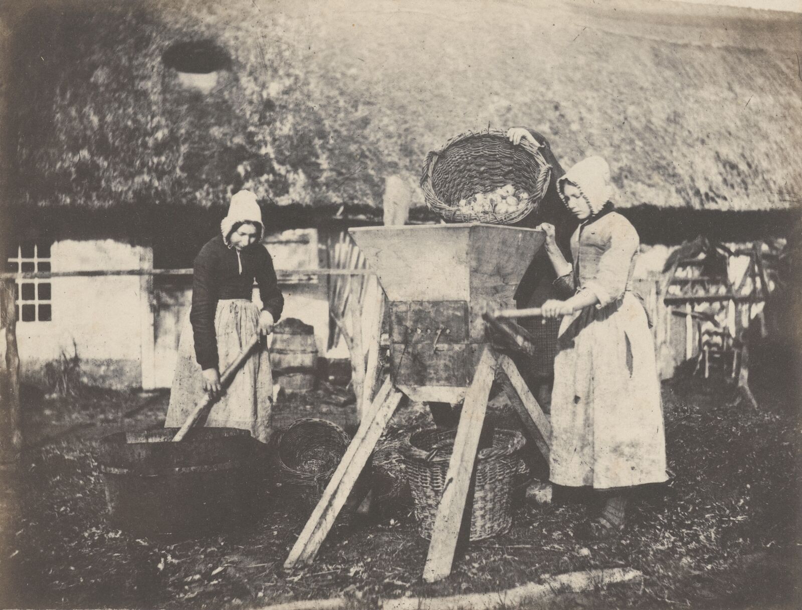  Der Photochemiker Blanquart-Evrard trieb die industrielle Herstellung von Photoabzügen voran. Hier dokumentierte er die traditionelle Cidre-Produktion auf dem Land. 
