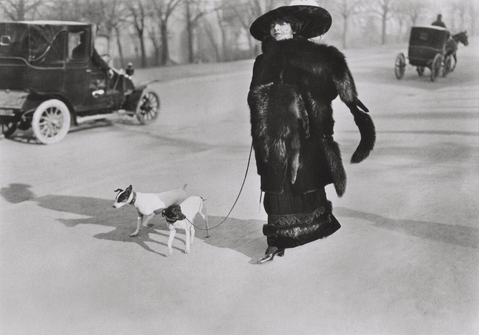  Der später berühmte Photograph Jacques Henri Lartigue war erst 17 Jahre alt, als ihm 1911 diese perfekte Momentaufnahme gelang. 
